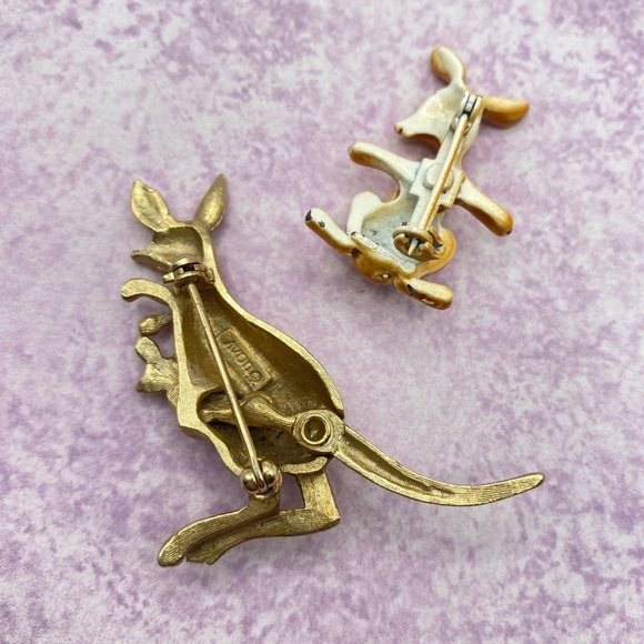 Kangaroo Brooch Pair AVON Vintage Goldtone - Picture 7 of 9